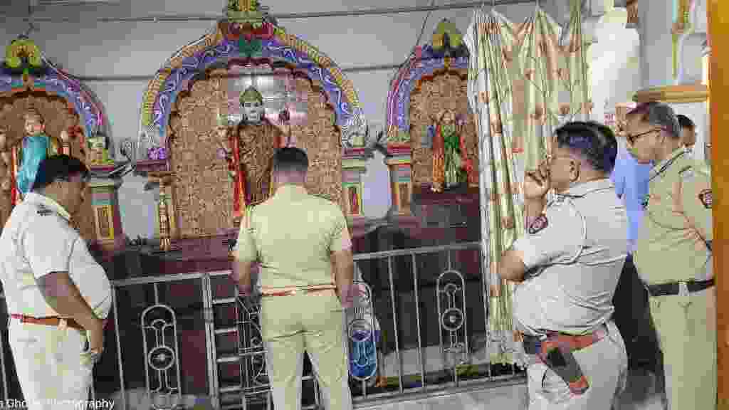 Theft at Mahalaxmi temple, 51 tolas of gold ornaments