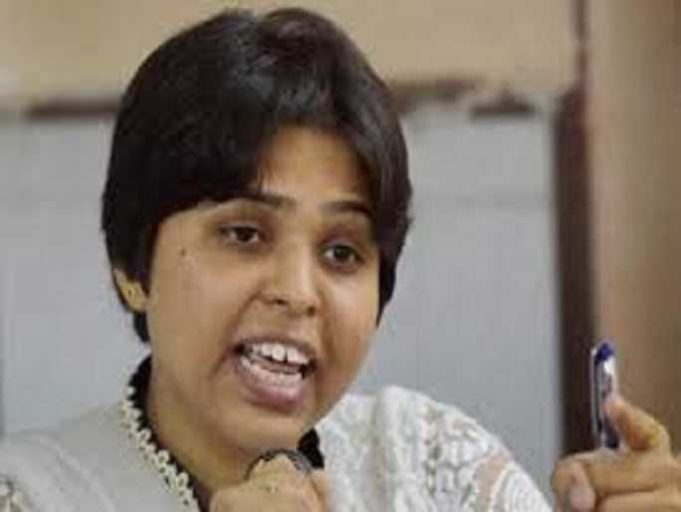 trupti desai to smurti irani question