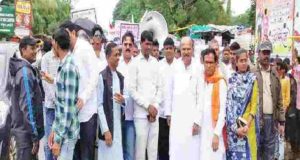 Letest News Tribal Mass Agitation Against Former Minister Madhukarrao Pichad In Akola