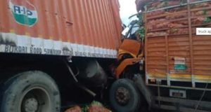 Sangamner taluka Konchi tempo container Accident
