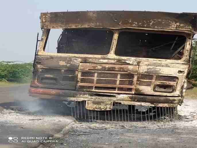 Ahmednagar Road the burning truck Karjat