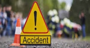 Dies after falling on the road in Sangamner taluka