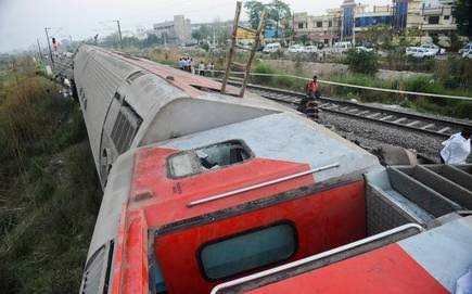 Shrigonda Twelve coaches of a train derailed