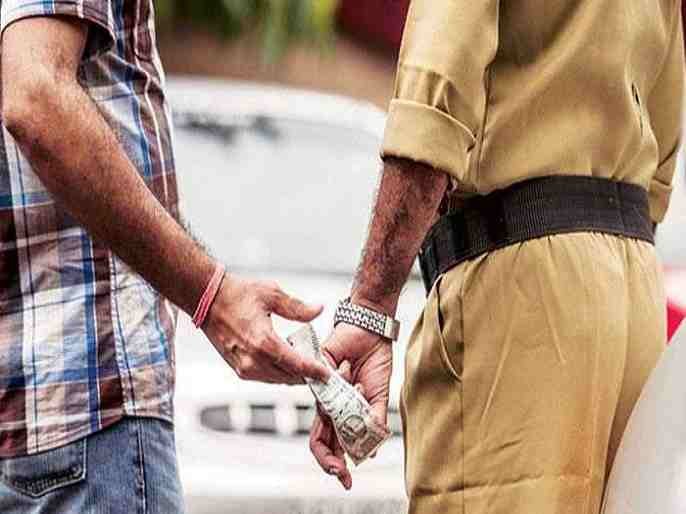 Nevsa Police personnel caught by bribe