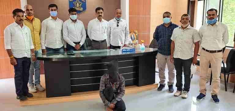 Ahmednagar Criminal arrested for robbing drivers