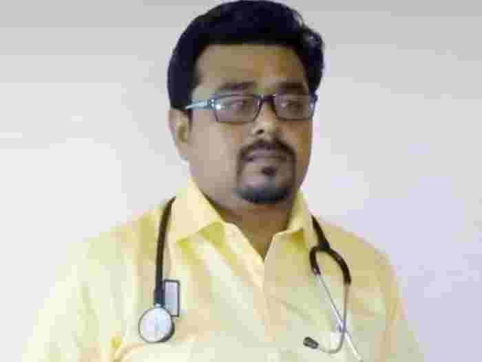 Ahmednagar News doctor committed suicide at the vaccination center