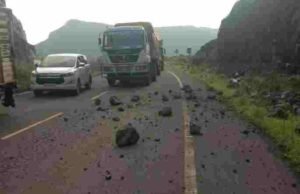 Sangamner stake as a patient is collapsing on Nashik-Pune highway