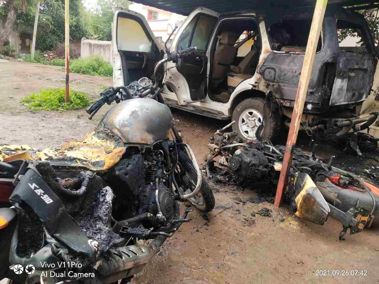 Sangamner four wheeler and bullet burning 