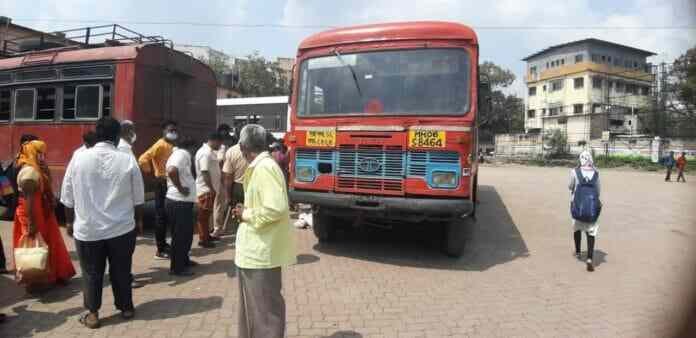 Ahemednagar Breaking Bus accident man killed on spot