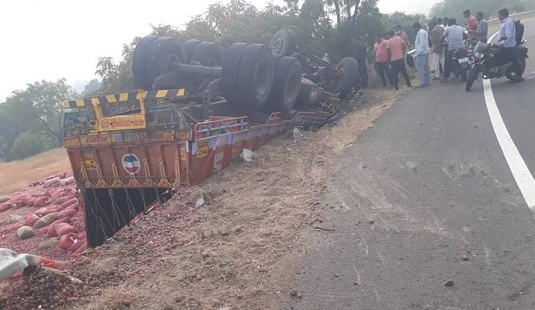 Pathardi Accident One killed in truck overturn