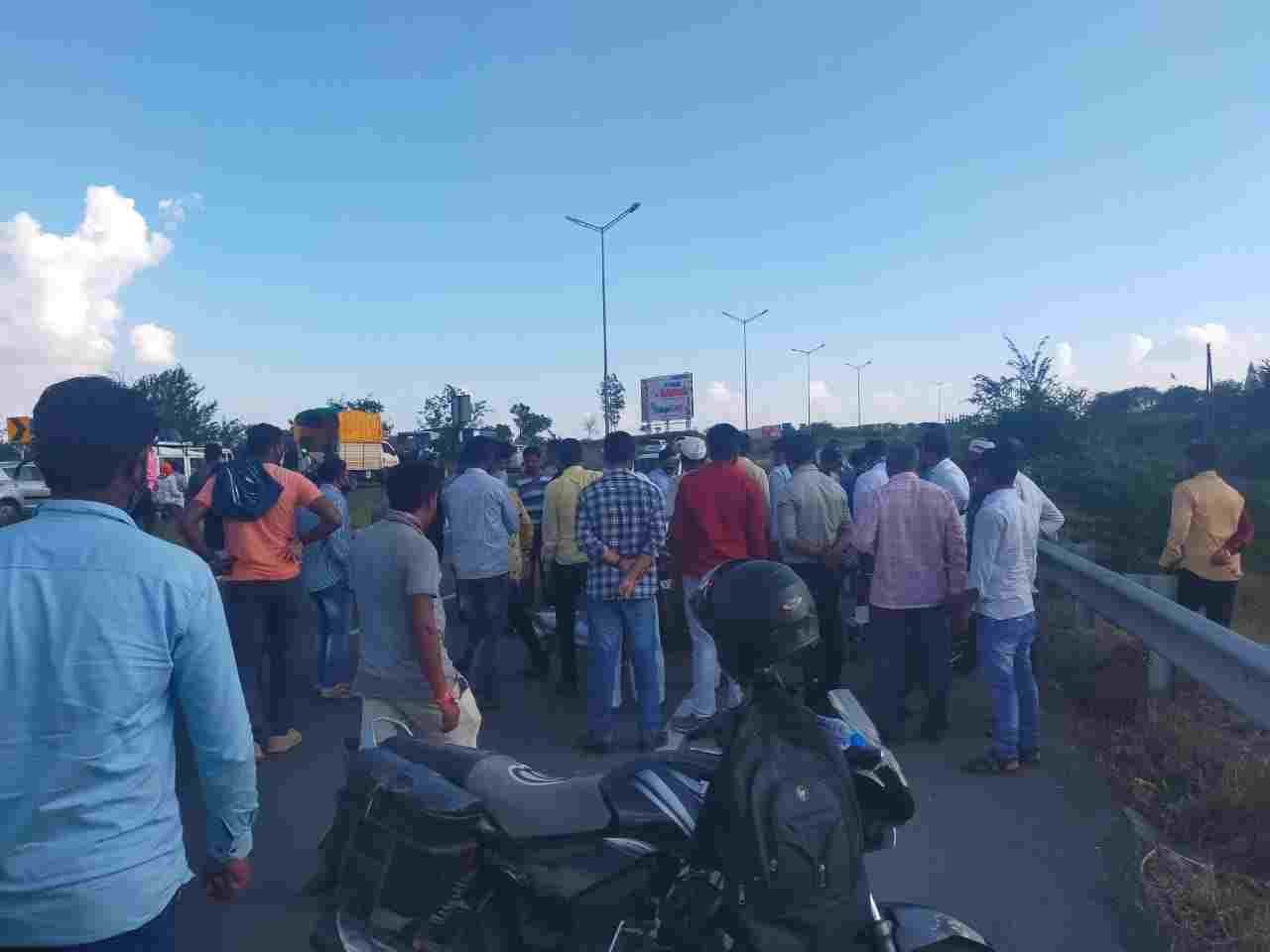 Sangamner Two killed, one injured in Pune-Nashik highway Accident 
