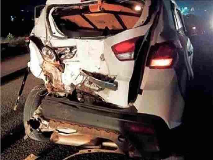 Sangamner Bizarre accident of Eicher and two cars on the highway