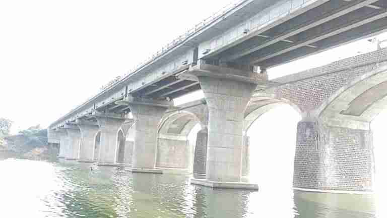 Kopargaon young woman committing suicide by jumping off a bridge