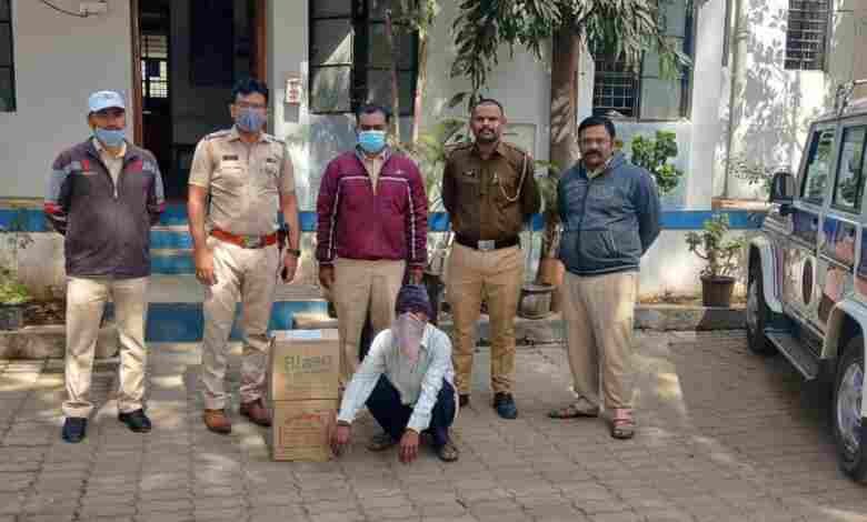 Rajur police raid One arrested while selling liquor