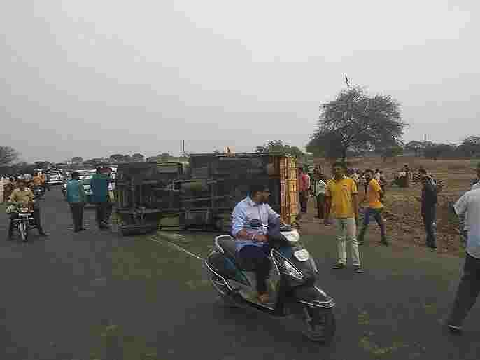 Malegaon Accident 4 killed, 15 injured in road mishap