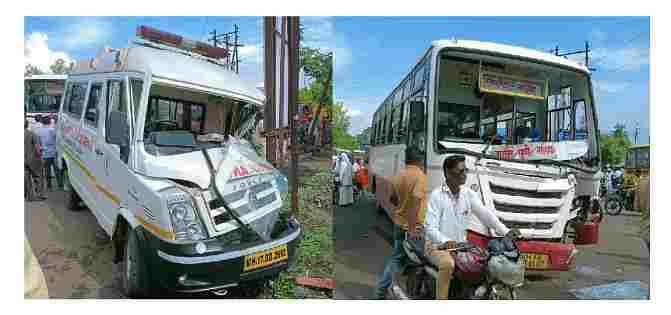 Accident of ambulance and ST bus of Sangamner Thorat sugar factory
