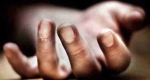 A young man commits suicide under a train