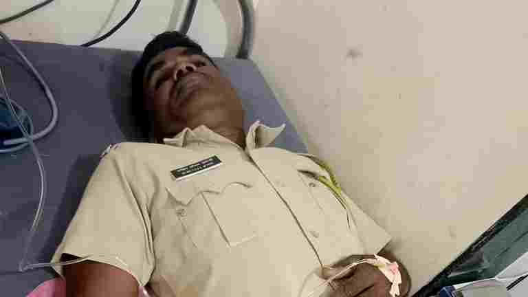 Shevgaon A policeman's finger was cut off