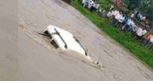 Six people were killed on the spot when a Scorpio car overturned in a river flood