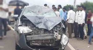 Two killed in accident due to car hitting two-wheeler