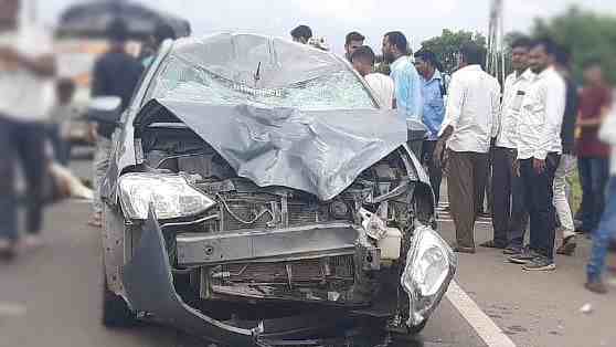 Two killed in accident due to car hitting two-wheeler