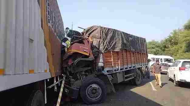 container and a truck collided head-on, one person was killed in the accident