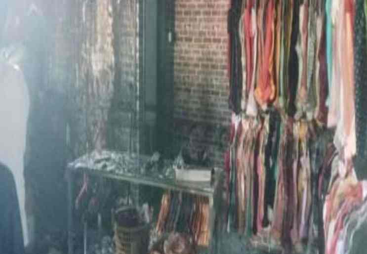 Sangamner city, a fire broke out at a textile shop, clothes and furniture worth lakhs were burnt