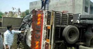 speeding truck flew over the barrier and rammed straight into the house and overturned Accident