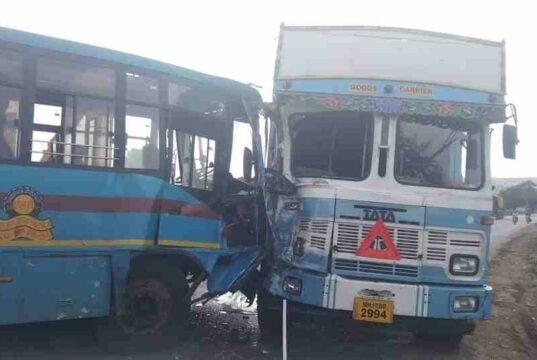 Rajhans milk vehicle of ST collided hard, four people in the accident