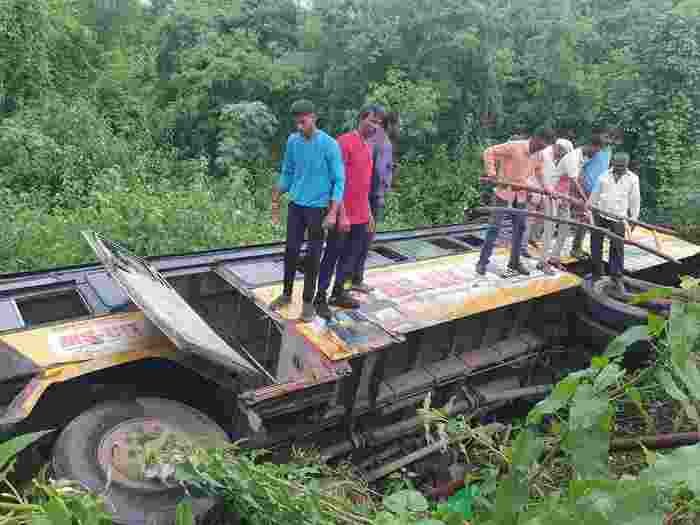 Accident On its way to Bhimashankar, the ST bus fell directly into a 20 feet ravine