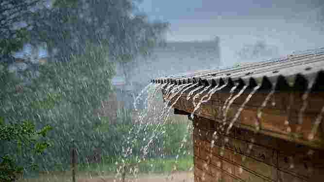 Heavy rain Four died due to lightning