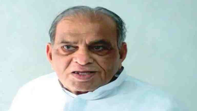 Former union minister Babanrao Dhakne died at the age of 87 in Ahmednagar