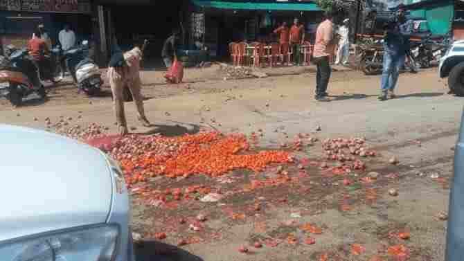 Throw onion, tomato on Ajit Pawar's convoy