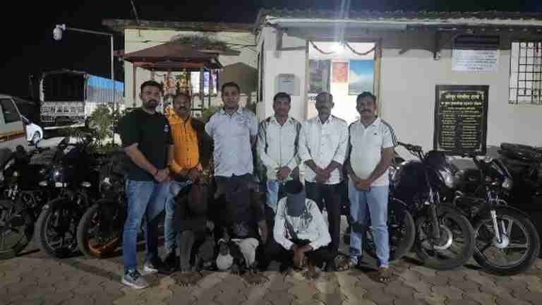 Two-wheeler arrested in Sangamner six vehicles seized