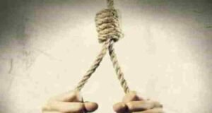 A farmer committed suicide by hanging himself from a tamarind tree