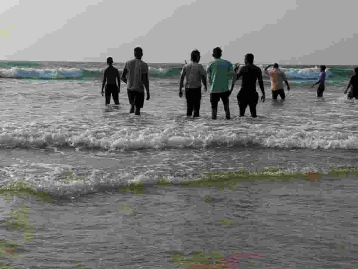 Five students drowned in Devgad sea Dead bodies of 4 girls