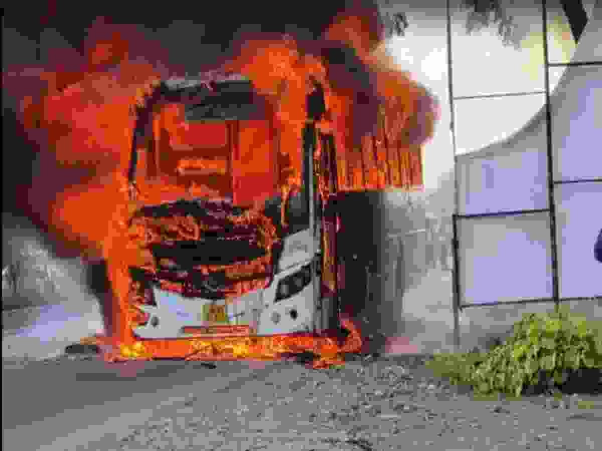 Shivshahi bus full of passengers caught fire suddenly