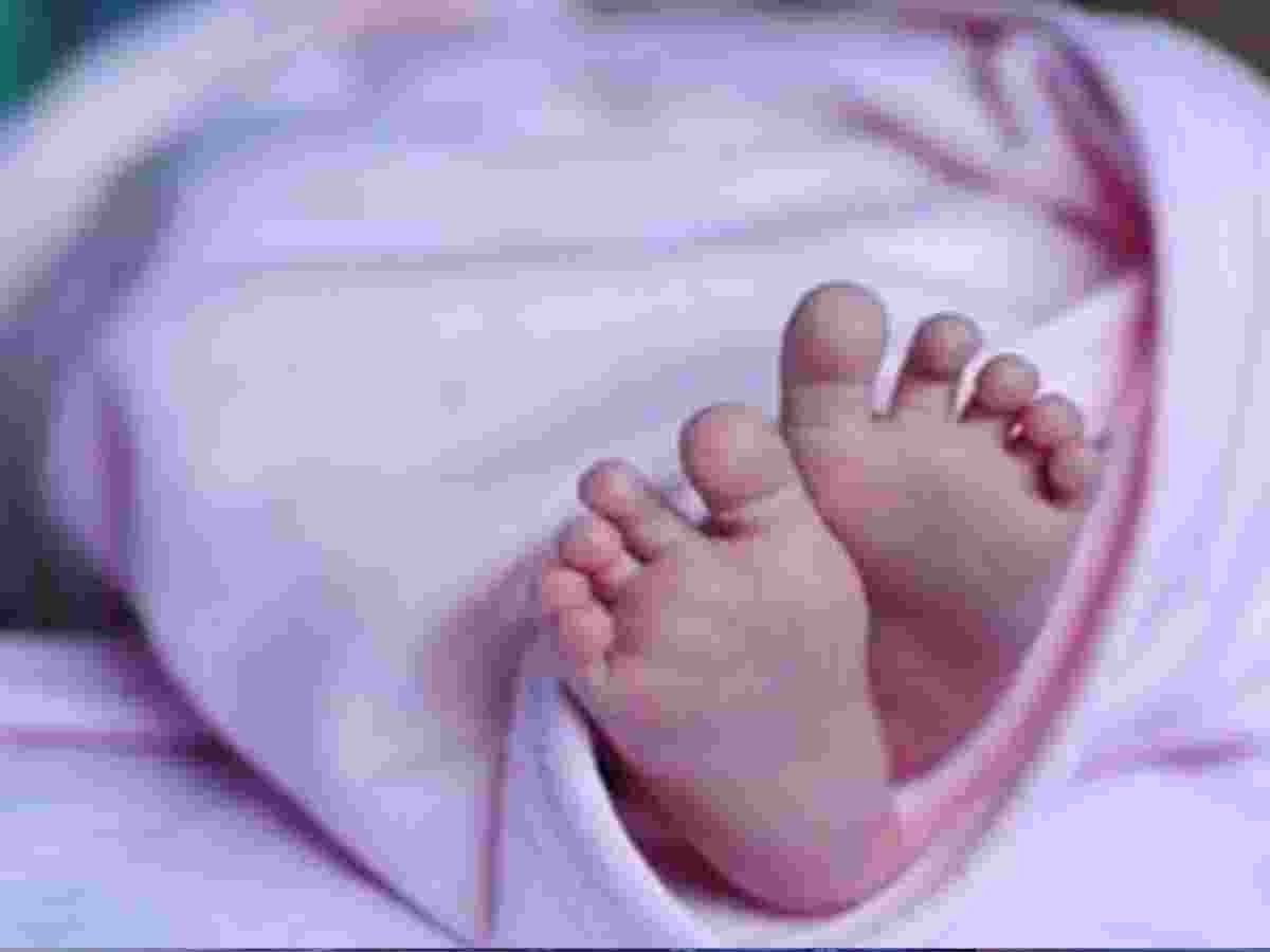 Cruel mother abandons 8-month-old baby in hospital