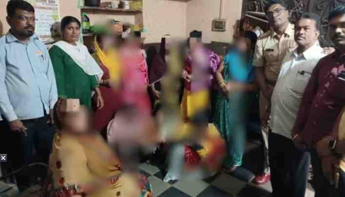 Kuntankhana, police raid, rescue of five women through the media of a migrant woman