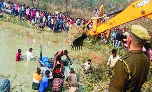 24 killed in horrific accident as tractor-trolley plunges into lake