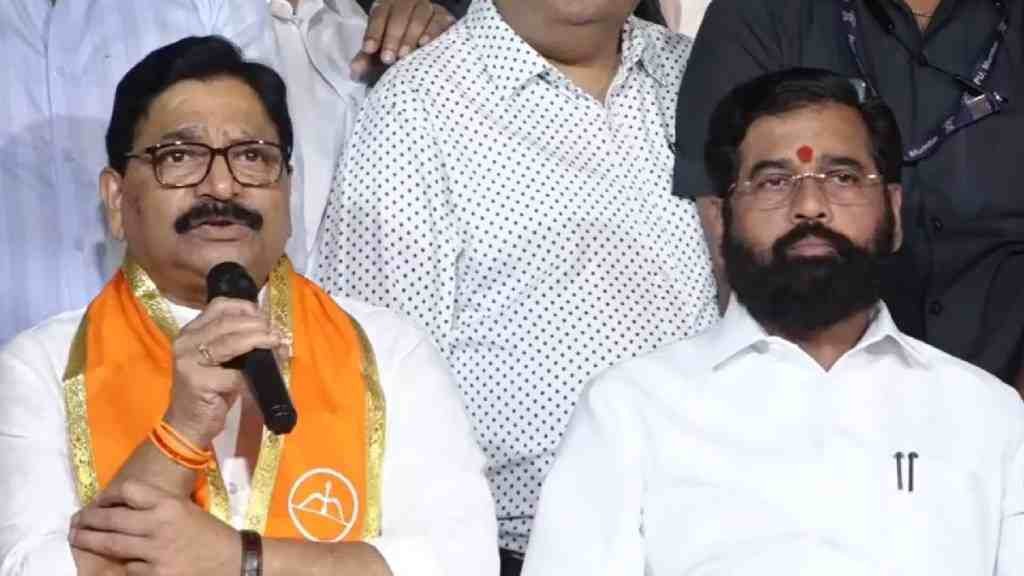 Ravindra Waikar of Thackeray group joins Shinde group Shivsena 