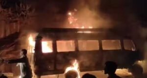 Traveler going to Saptshringi Fort from Shirdi caught fire, bus burnt down