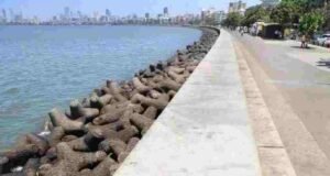 Suicide of a young woman in the sea at Marine Drive