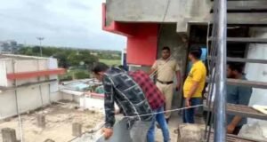 Youth fell from hotel terrace and died, four friends in Shirdi