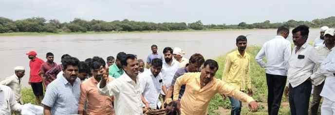 body of 'that' young man who was washed away in Godavari river was found