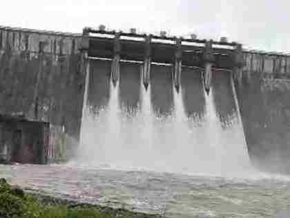 Rainfall in the catchment area, flood situation in the river