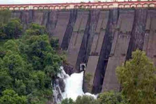 Dissolution increased from Bhandardara The intensity of rain increased 