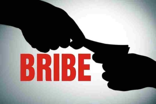 Police head constable in bribery trap