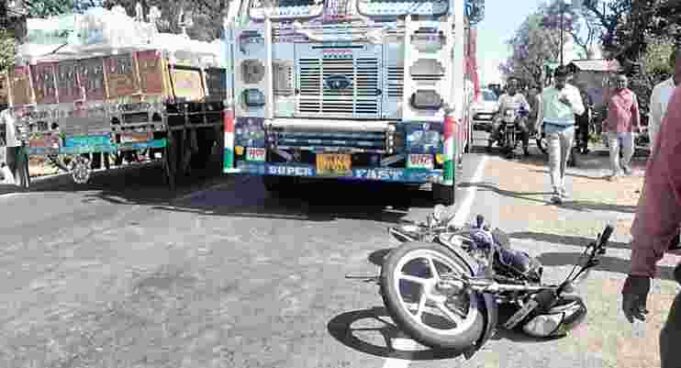 Sangamner couple killed in motorcycle accident on highway