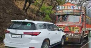 Nationalist Congress Ajit Pawar Gatache MLA Kiran Lahamte's car acciden